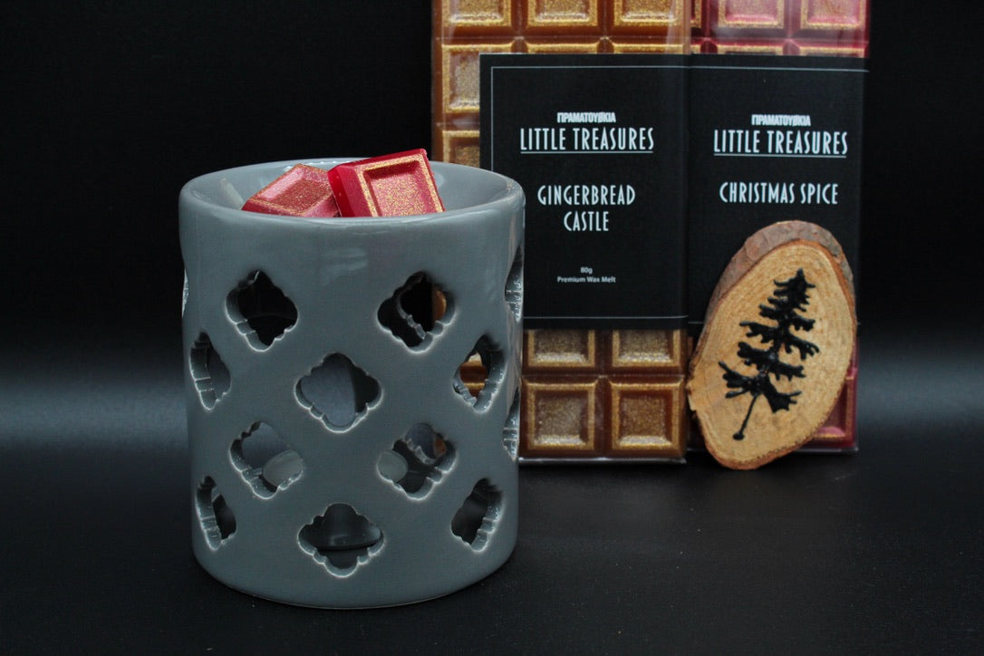 Grey Lattice Burner with Christmas Spice & Gingerbread Castle